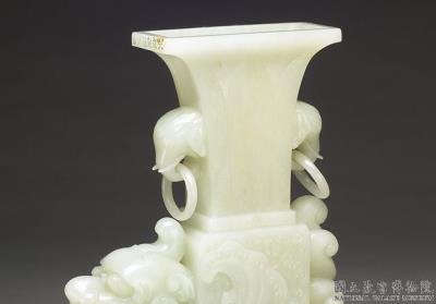 图片[2]-Jade vessel imitating a bronze zun in the shape of an animal, Qing dynasty, Qianlong reign (1736-1795)-China Archive